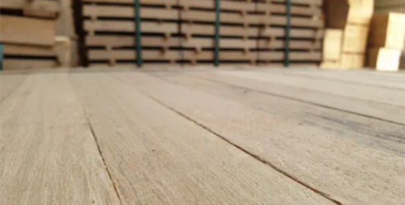 Doğal ve Şık Zeminler İçin Meşe Kereste ile Parke Seçimi